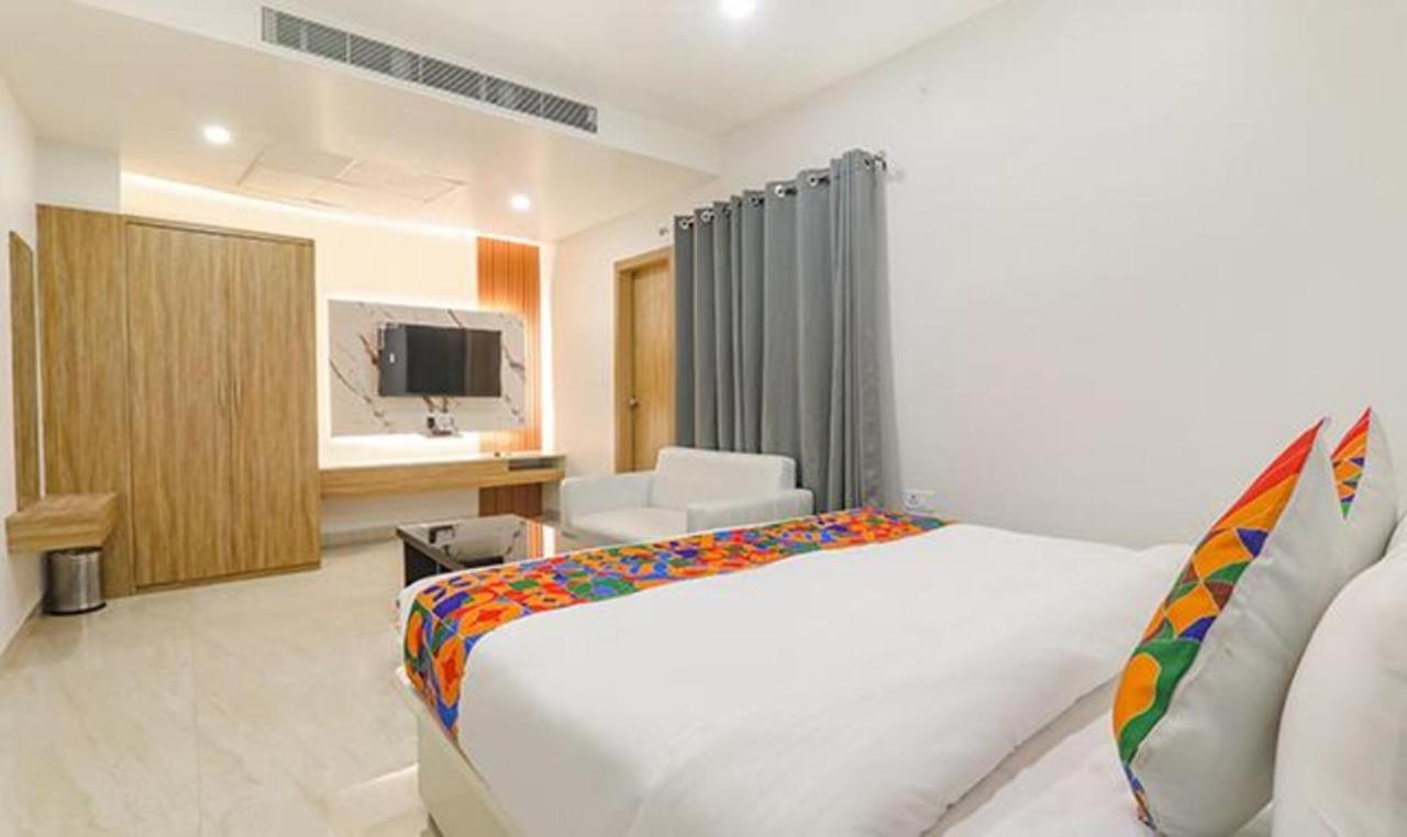Fabhotel Golf Inn Golf Course Road Gurgaon Ngoại thất bức ảnh